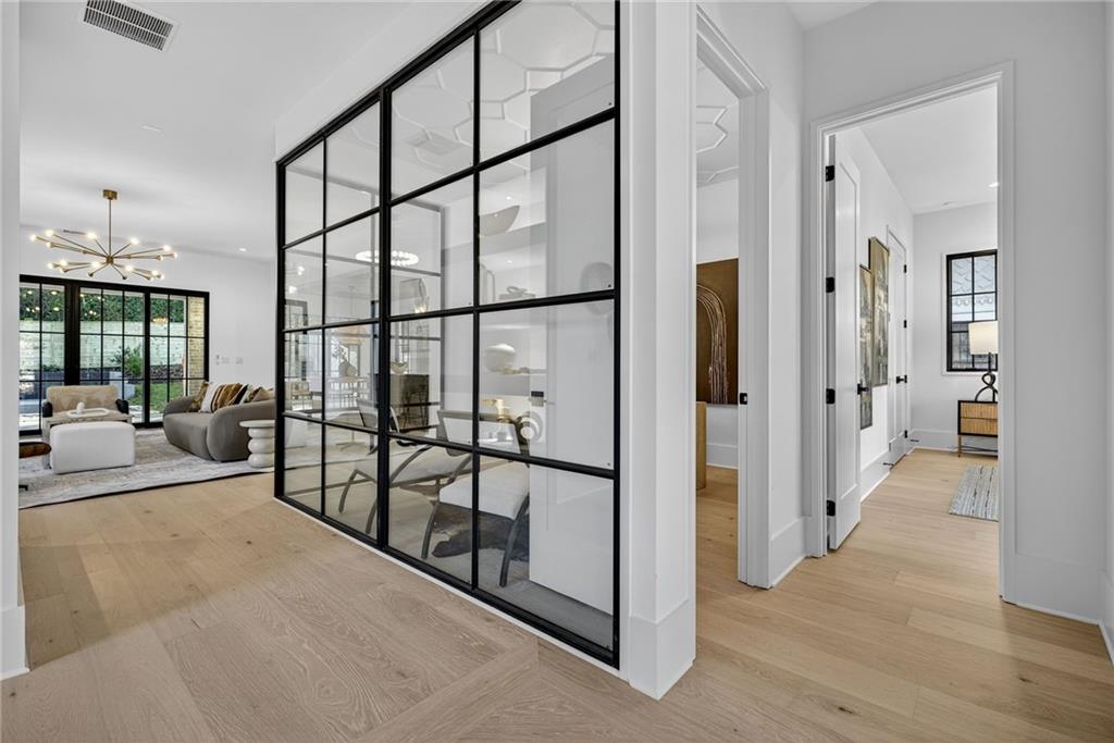 991 Courtenay Drive NE