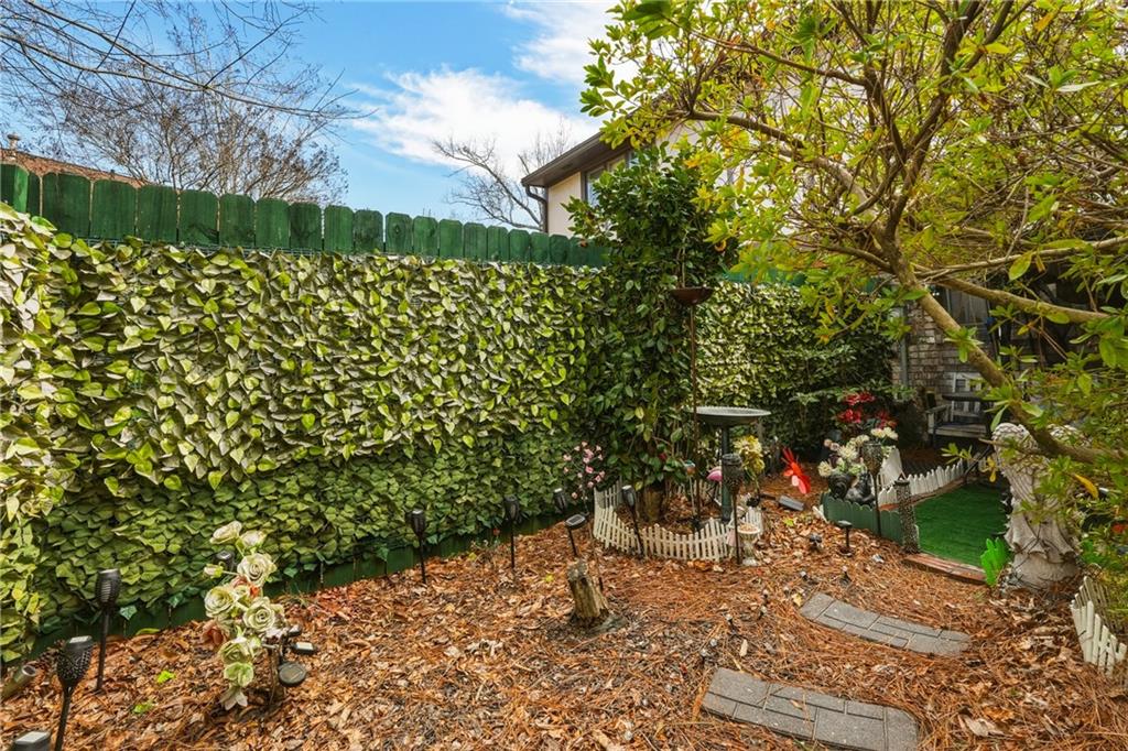 1198 Ashborough Terrace SE Unit J