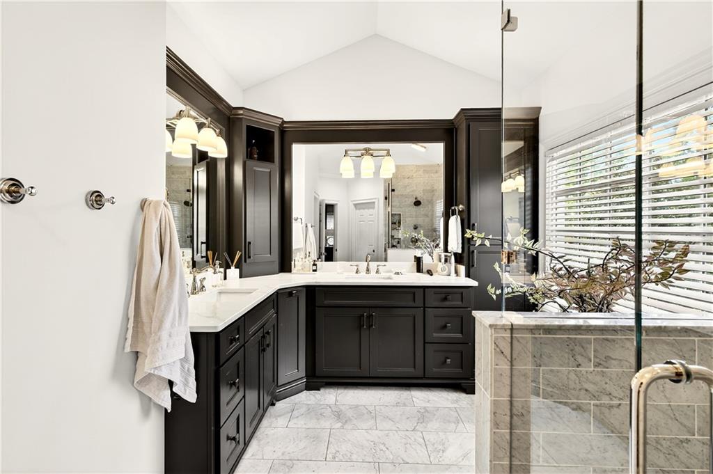 16 Conifer Circle NE