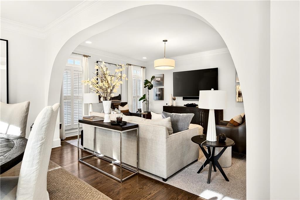 16 Conifer Circle NE