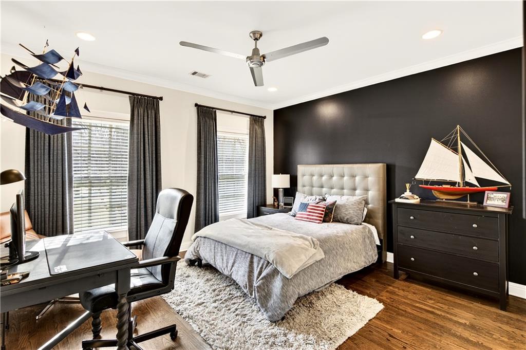 16 Conifer Circle NE