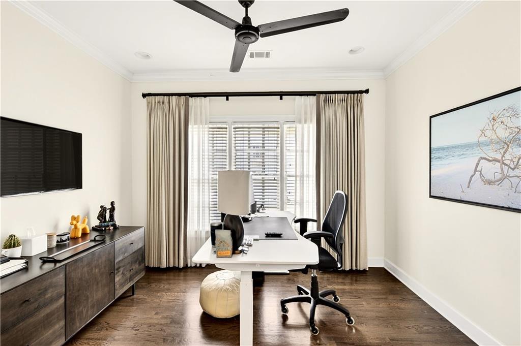 16 Conifer Circle NE