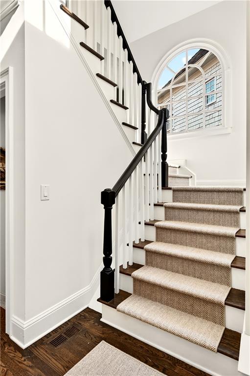 16 Conifer Circle NE