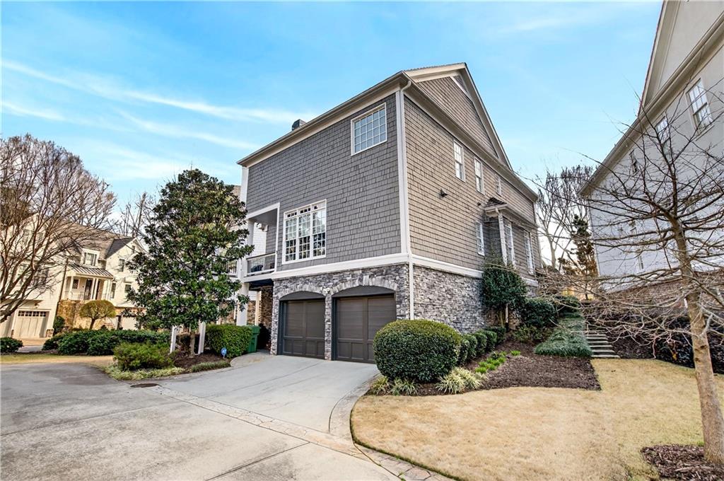 16 Conifer Circle NE