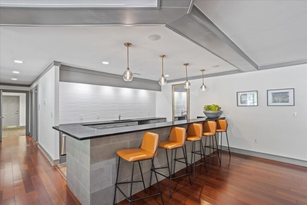 1101 Juniper Street NE Unit 1216