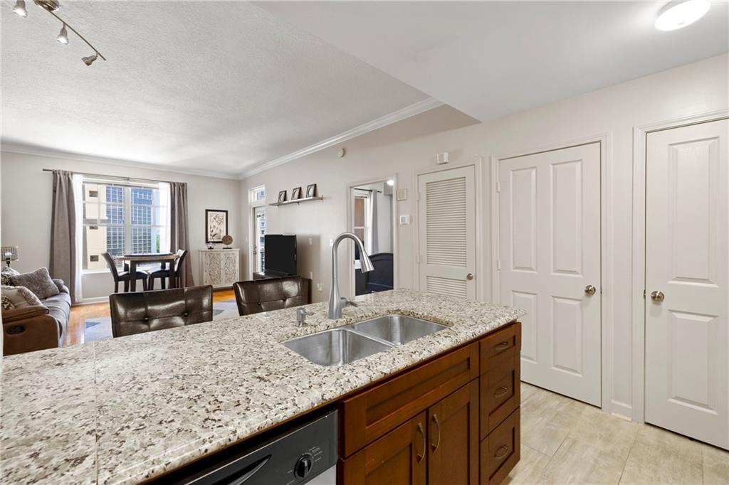 1101 Juniper Street NE Unit 1216