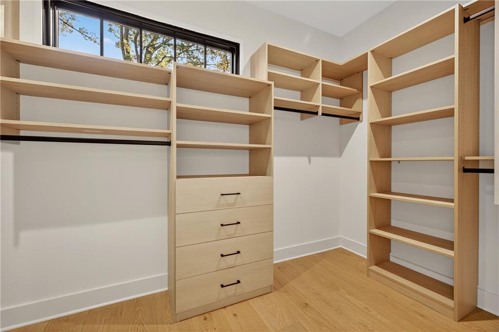 991 Courtenay Drive NE