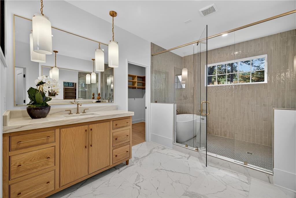 991 Courtenay Drive NE