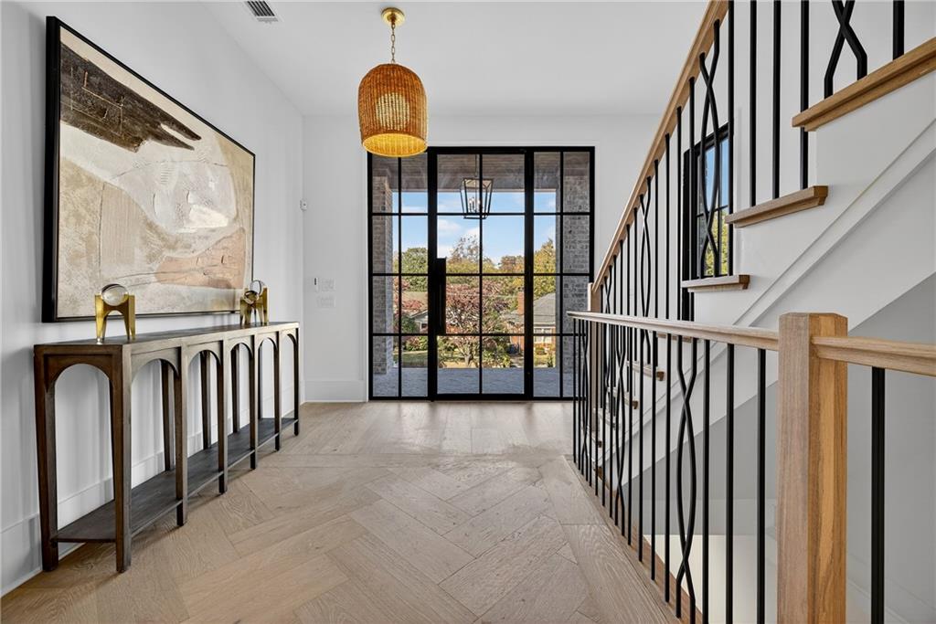 991 Courtenay Drive NE