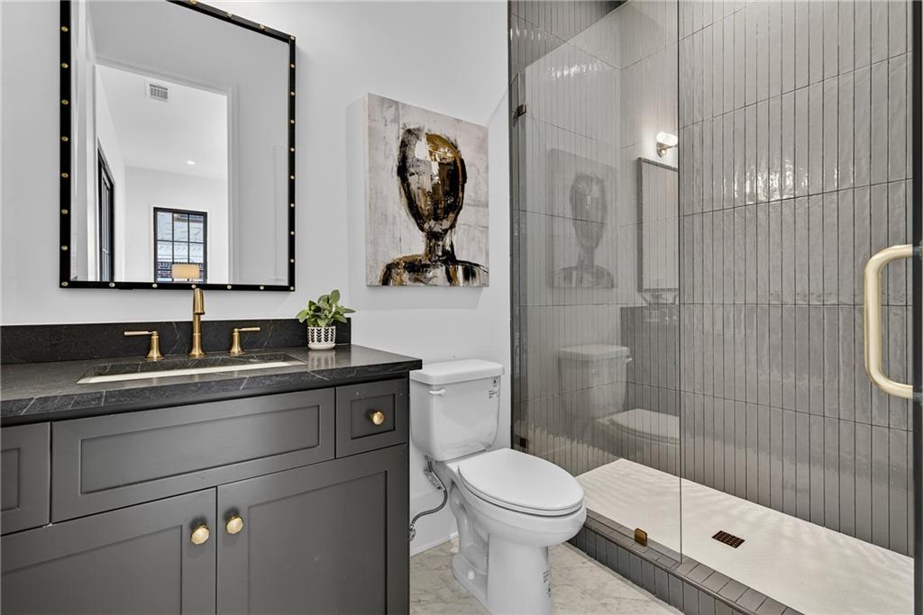 991 Courtenay Drive NE