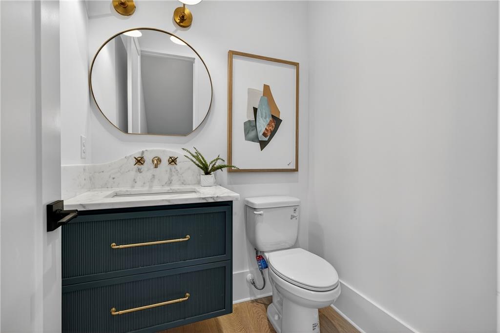 991 Courtenay Drive NE