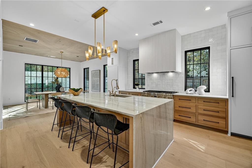 991 Courtenay Drive NE