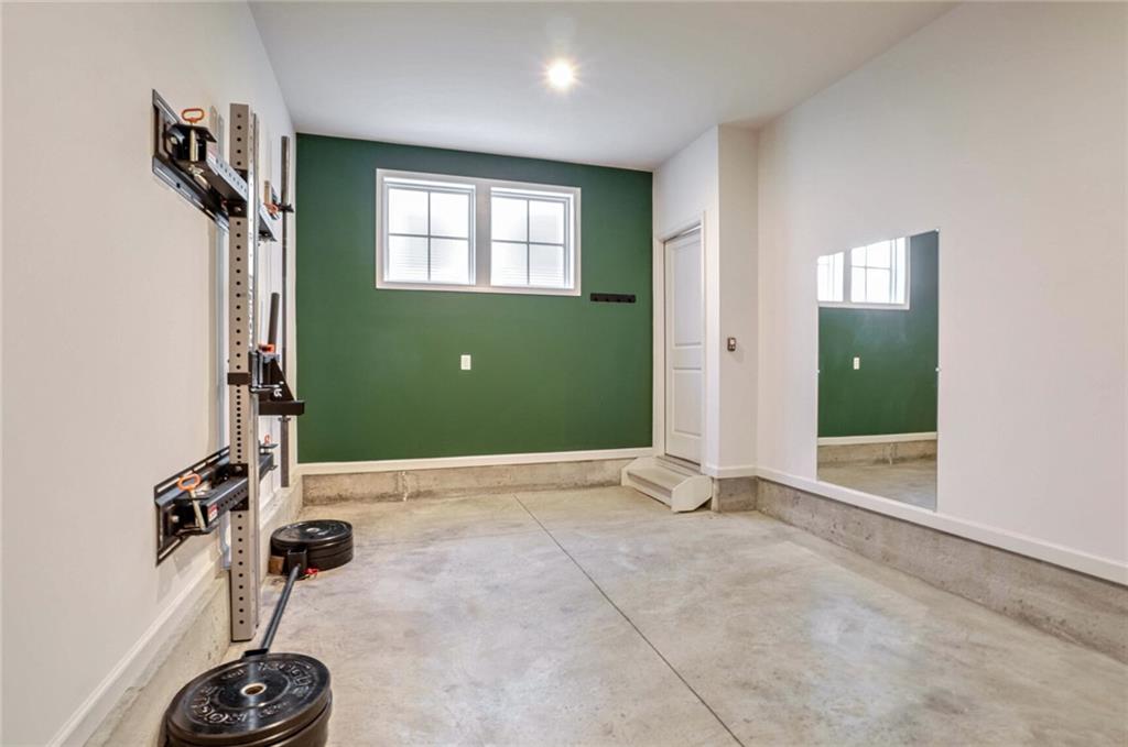 906 Brees Court