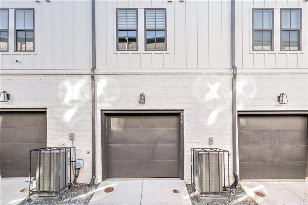 906 Brees Court