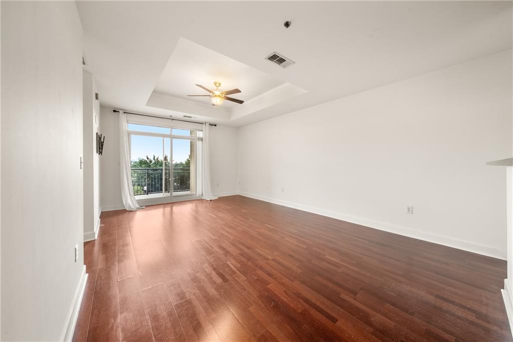 325 E Paces Road NE Unit 606