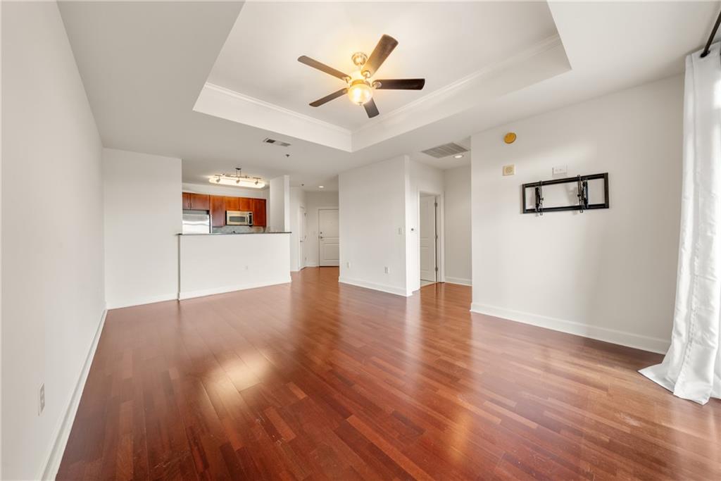 325 E Paces Road NE Unit 606