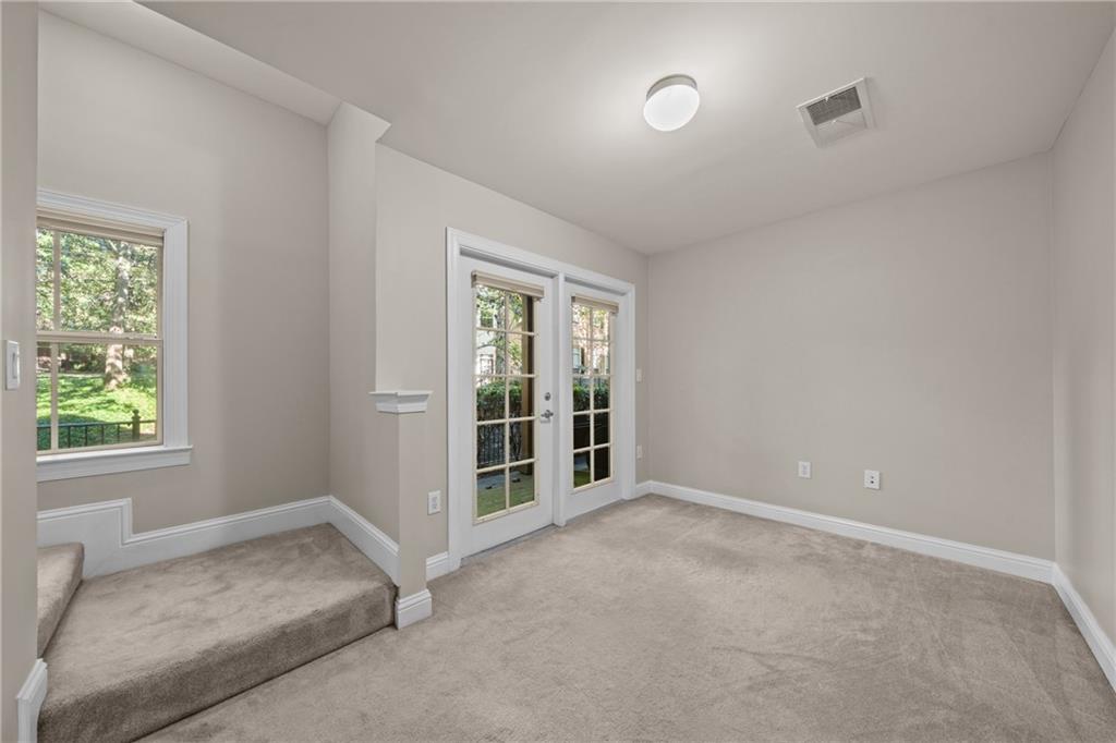 5480 Glenridge Park