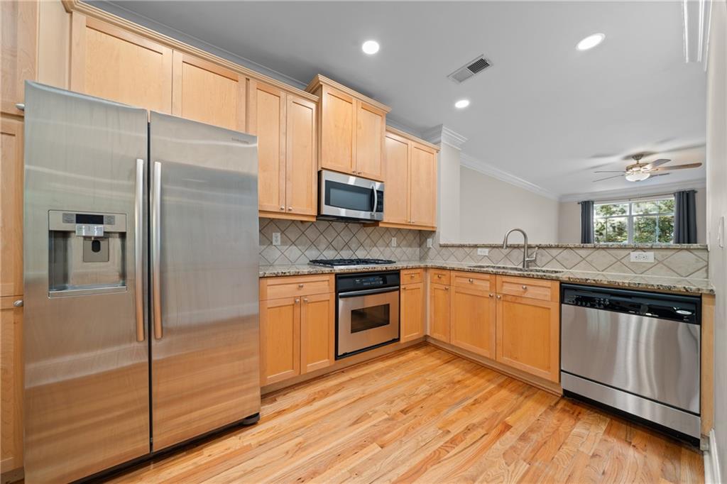 5480 Glenridge Park
