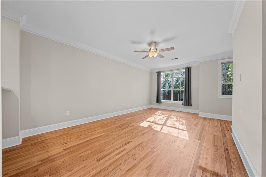 5480 Glenridge Park