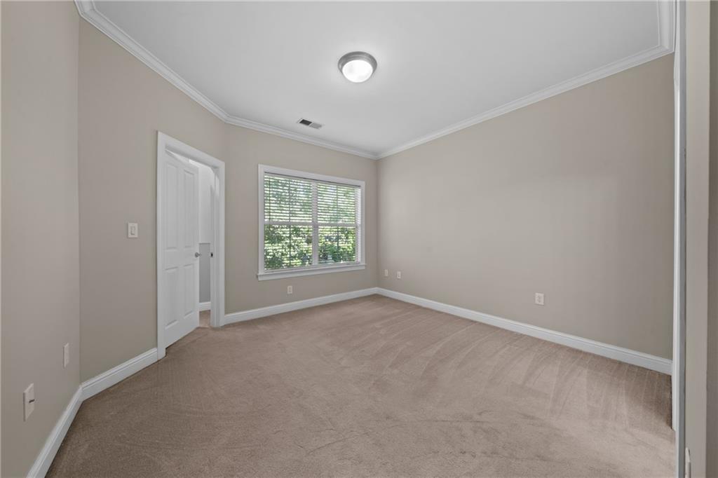 5480 Glenridge Park