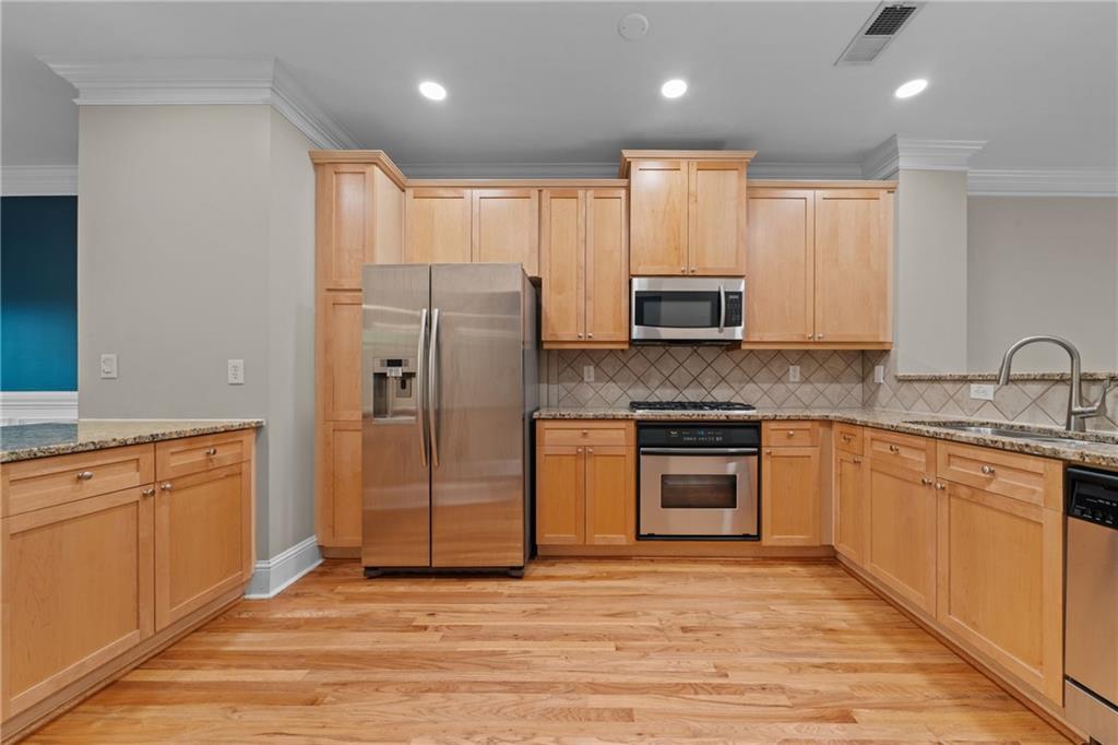5480 Glenridge Park