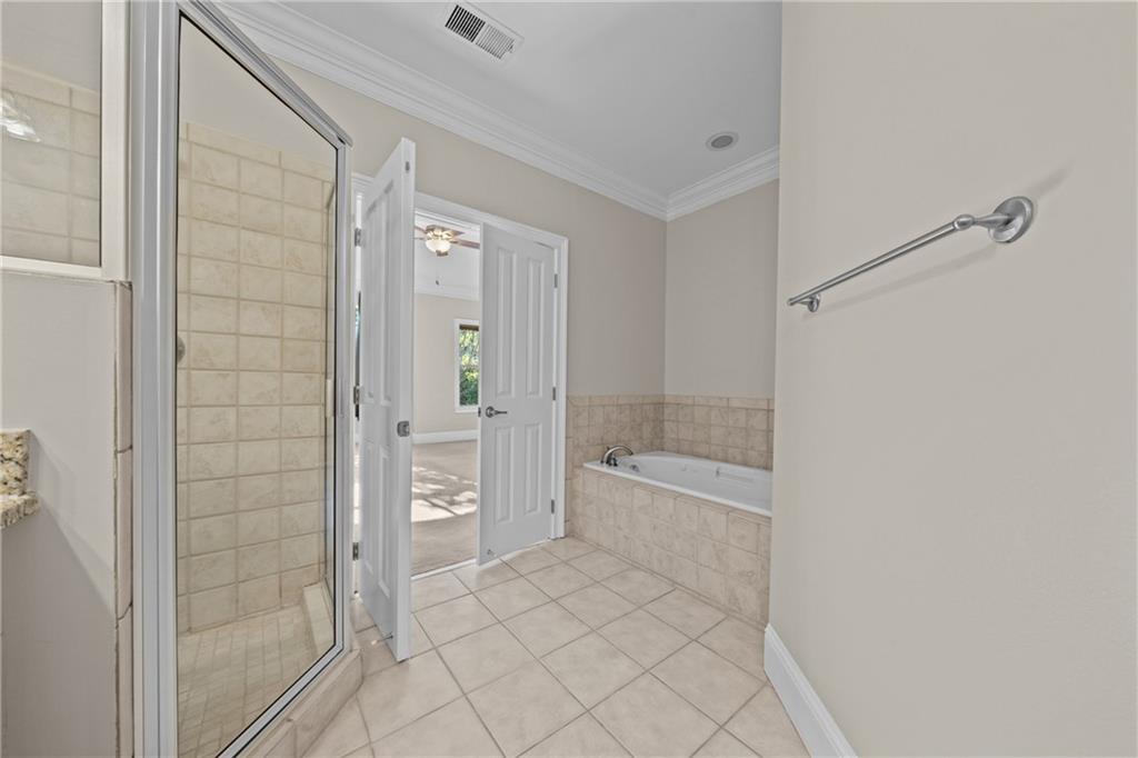5480 Glenridge Park