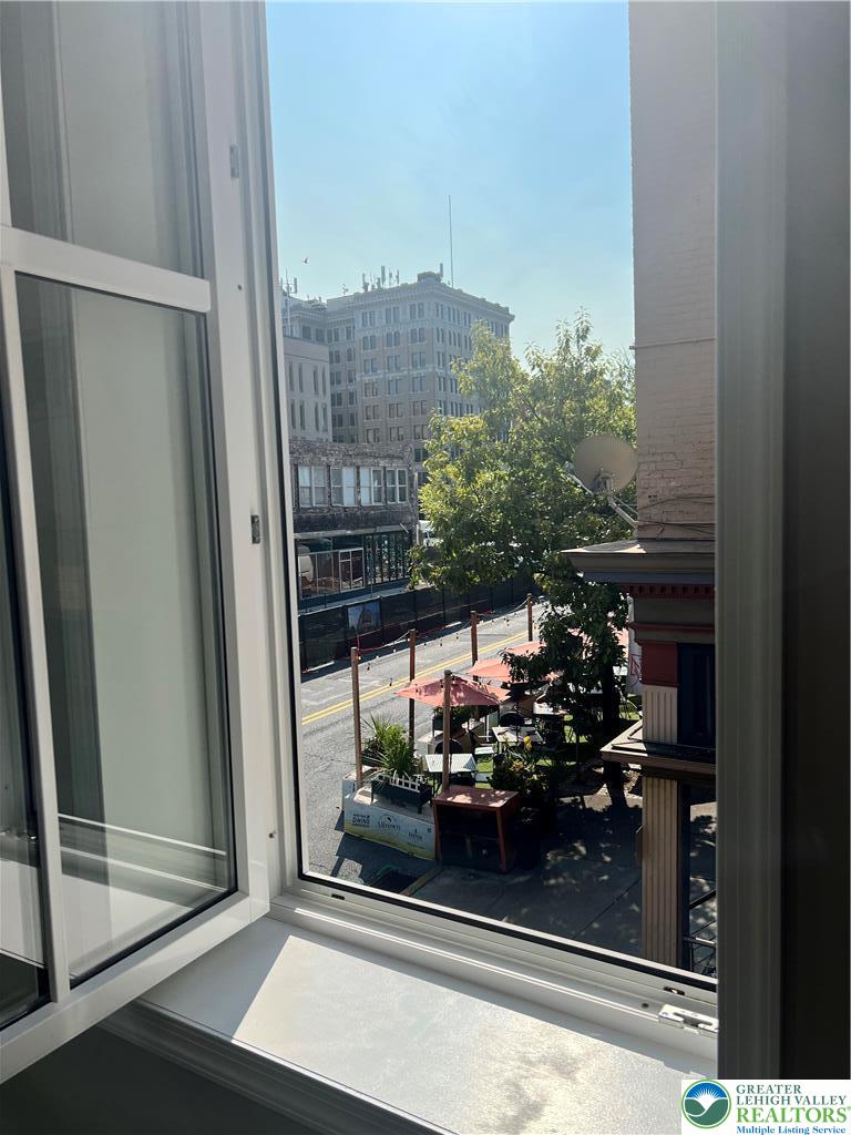 233 Northampton Street 1F