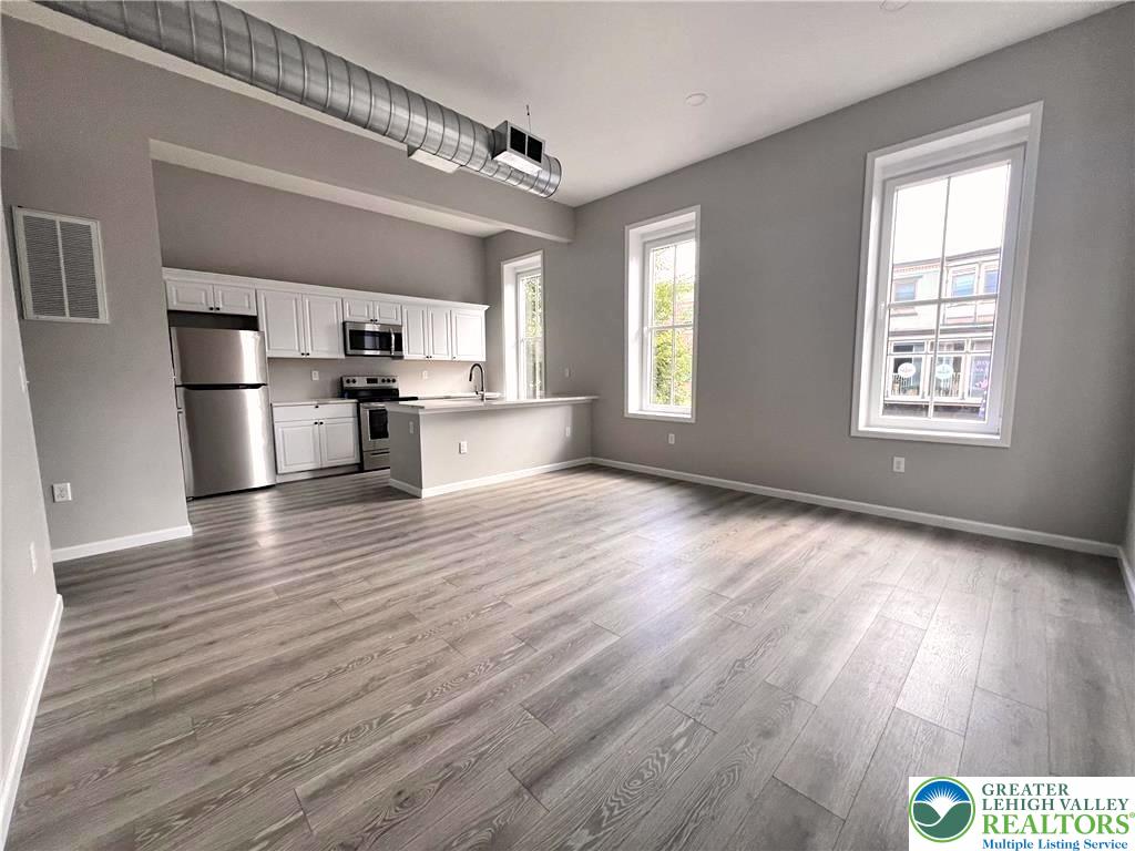 233 Northampton Street 1F