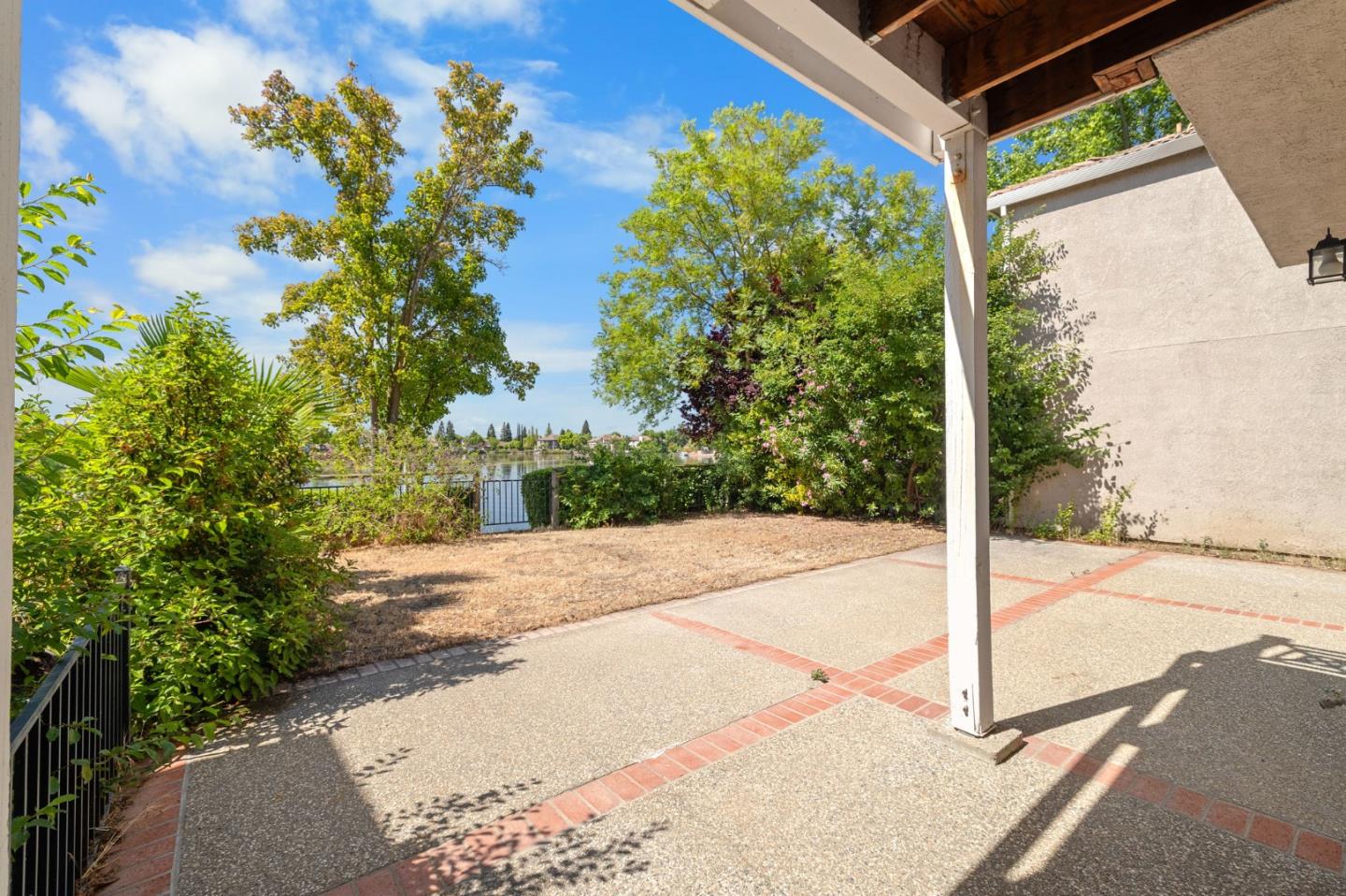 2910 West Laguna Court