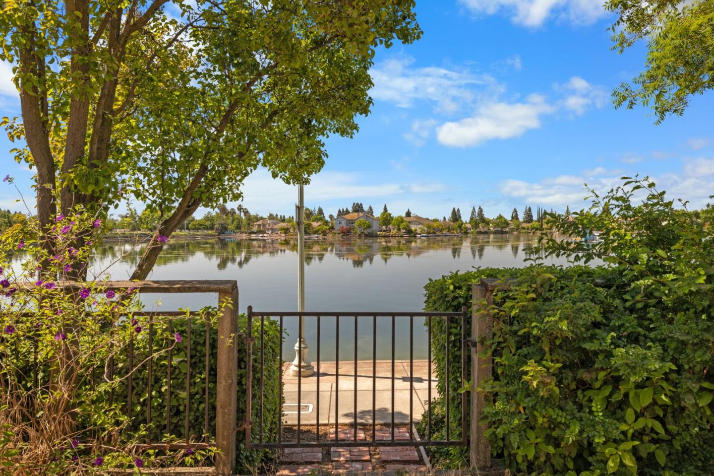 2910 West Laguna Court