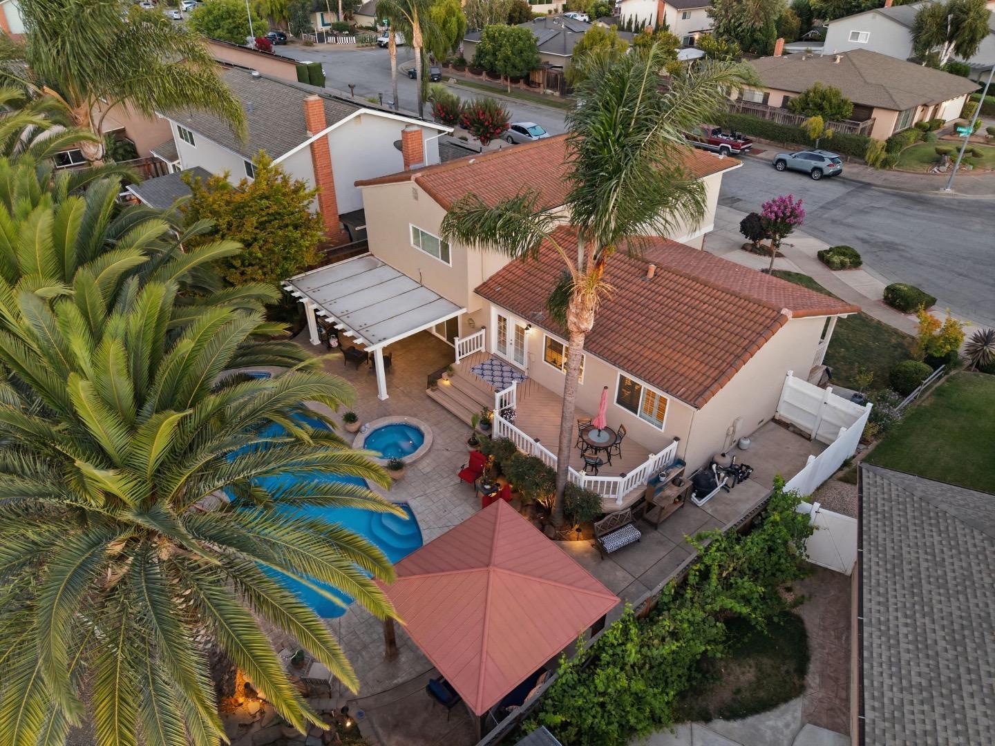 495 London DR