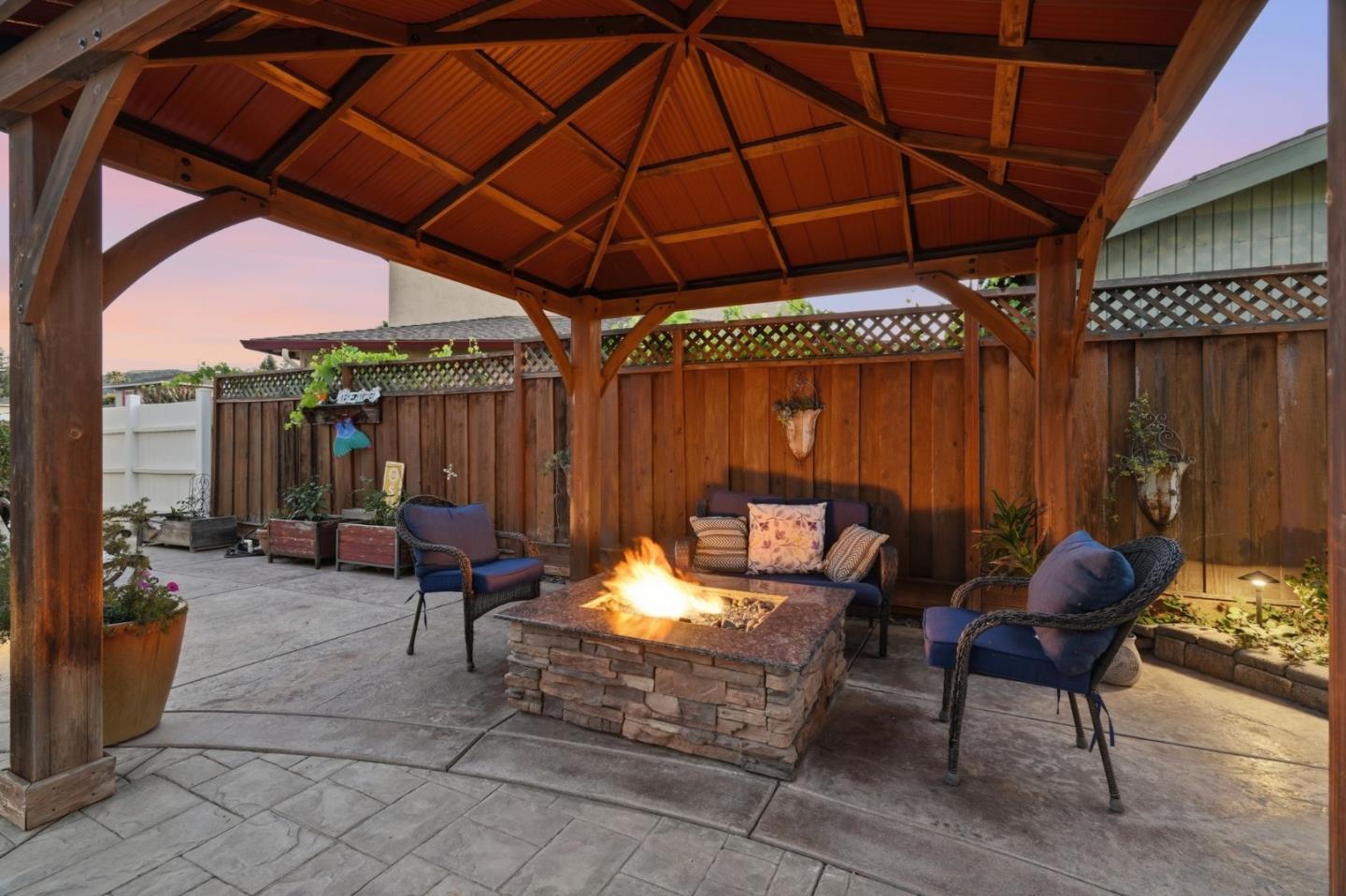 495 London DR