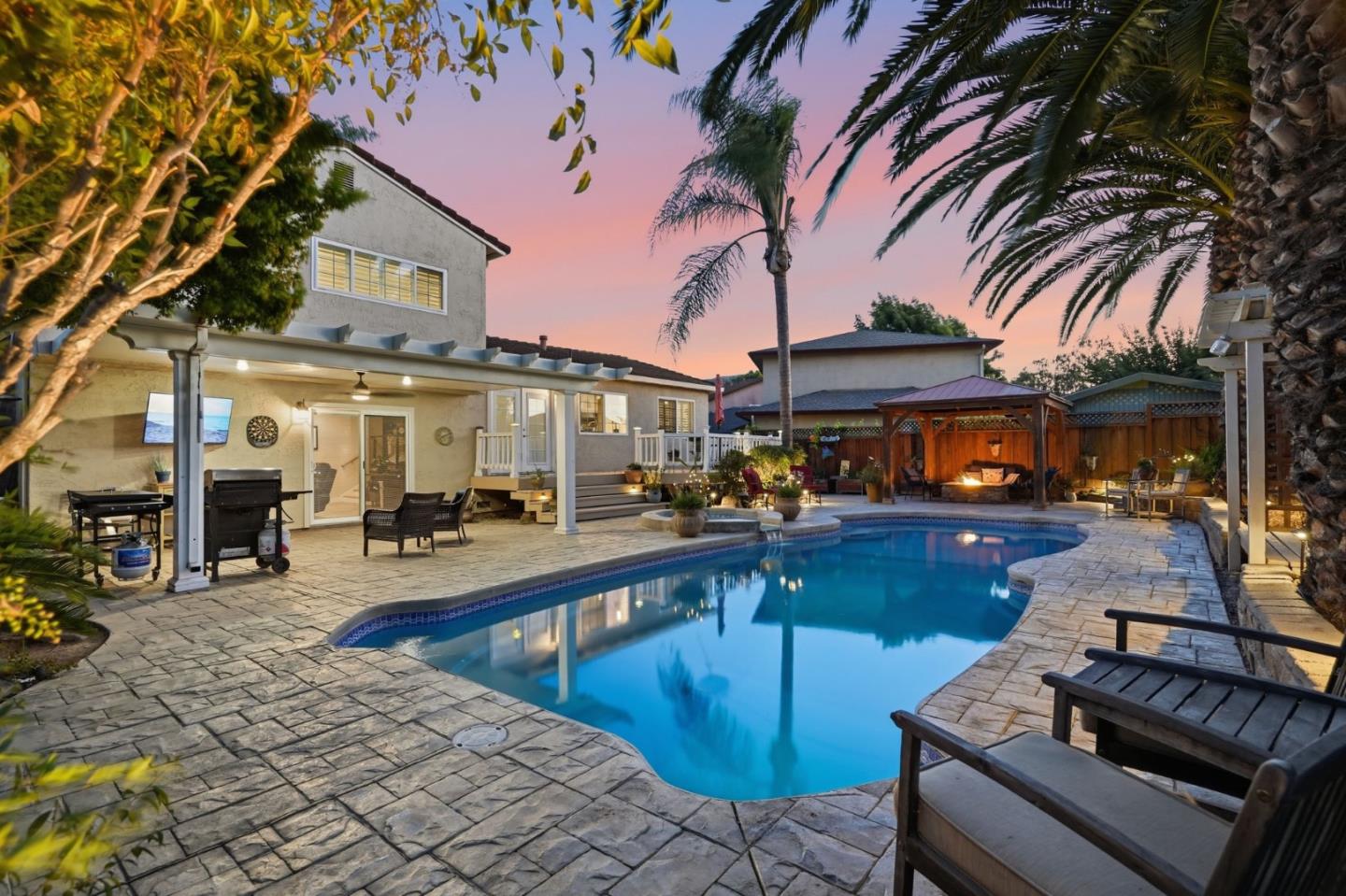 495 London DR