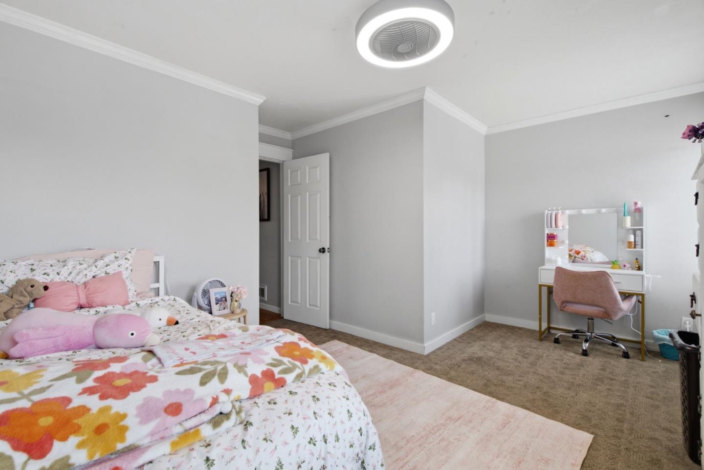 495 London DR