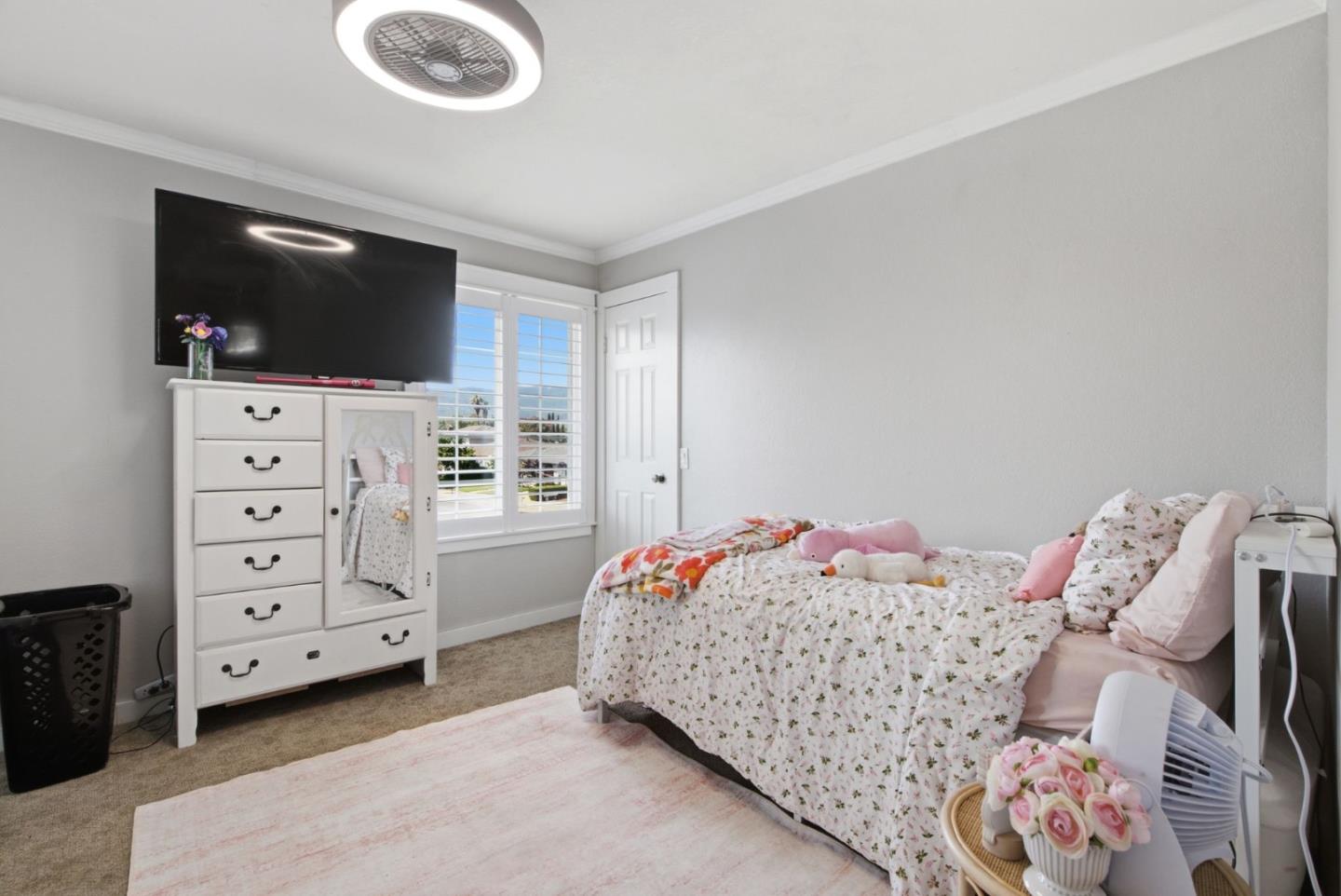 495 London DR