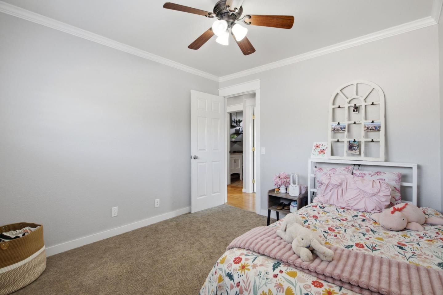 495 London DR