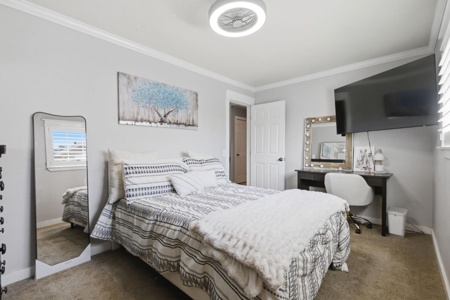 495 London DR