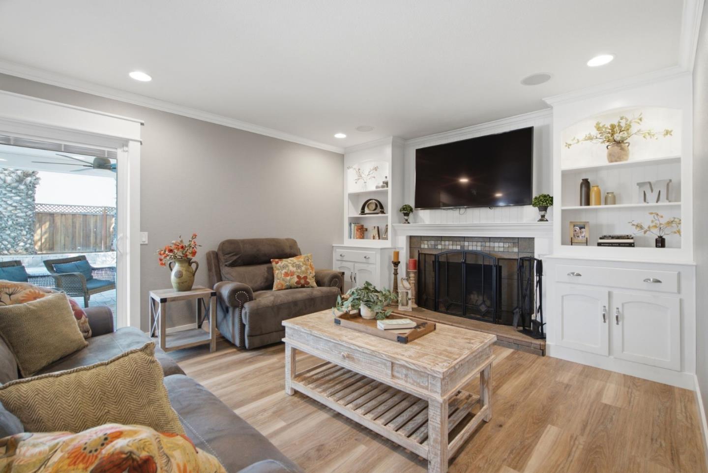 495 London DR
