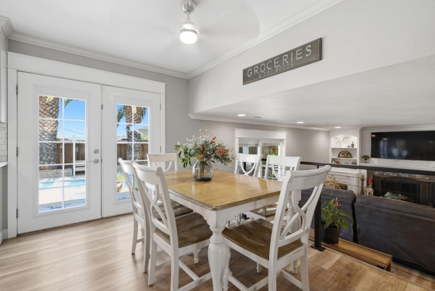 495 London DR