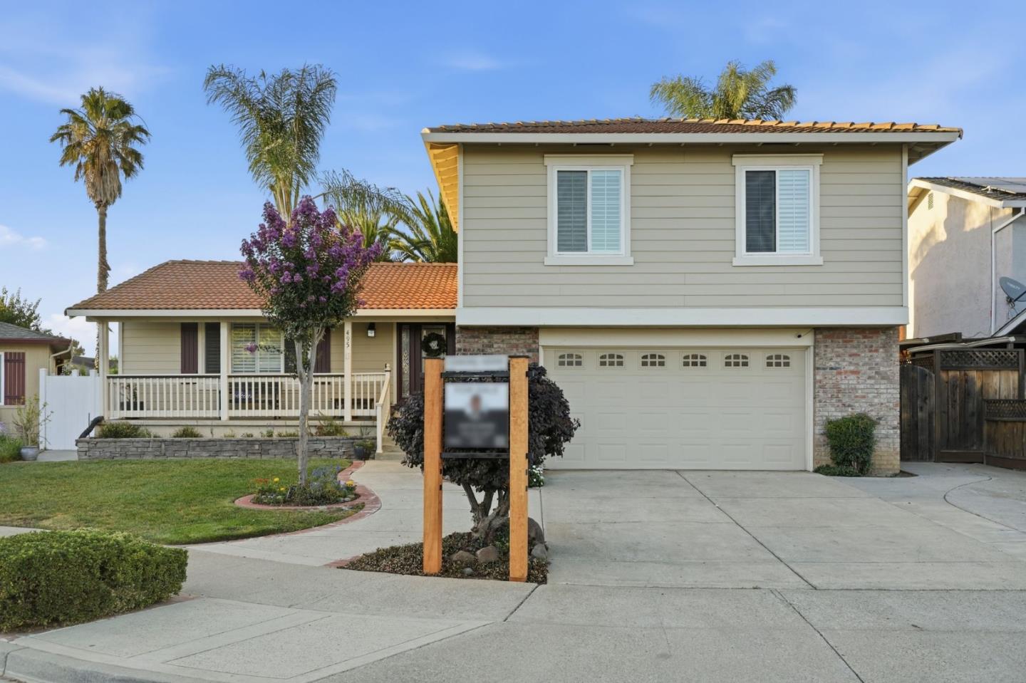 495 London DR