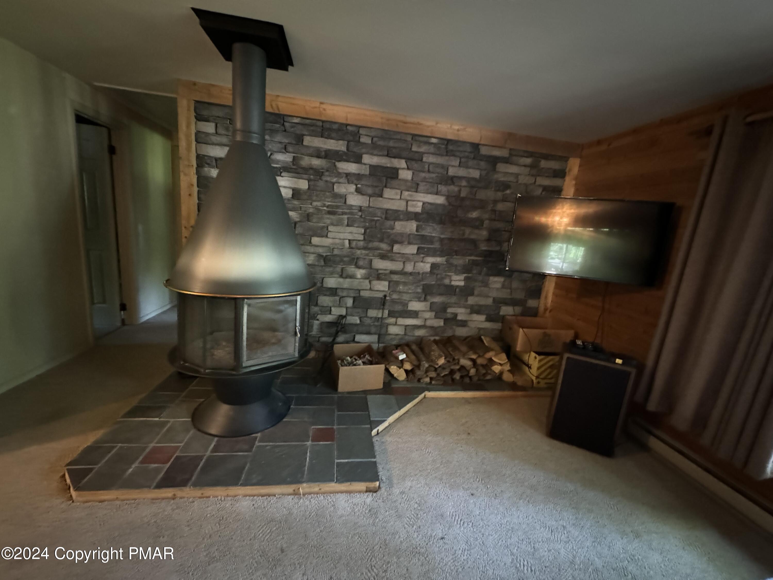 189 El Do Lake Drive