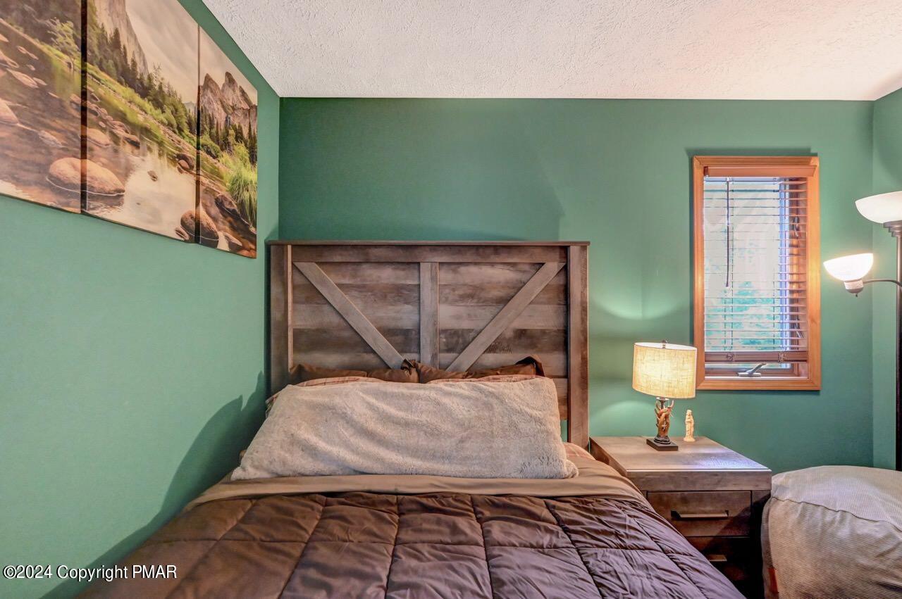 143 Lindbergh Circle