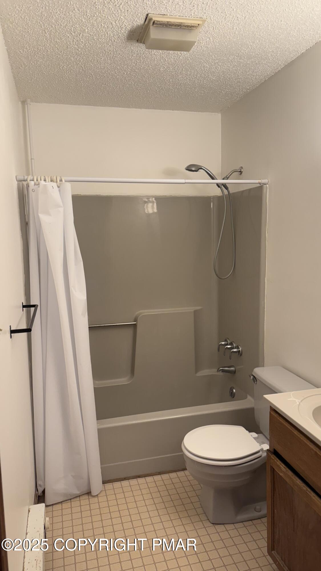 715 Country Place Drive, Tobyhanna