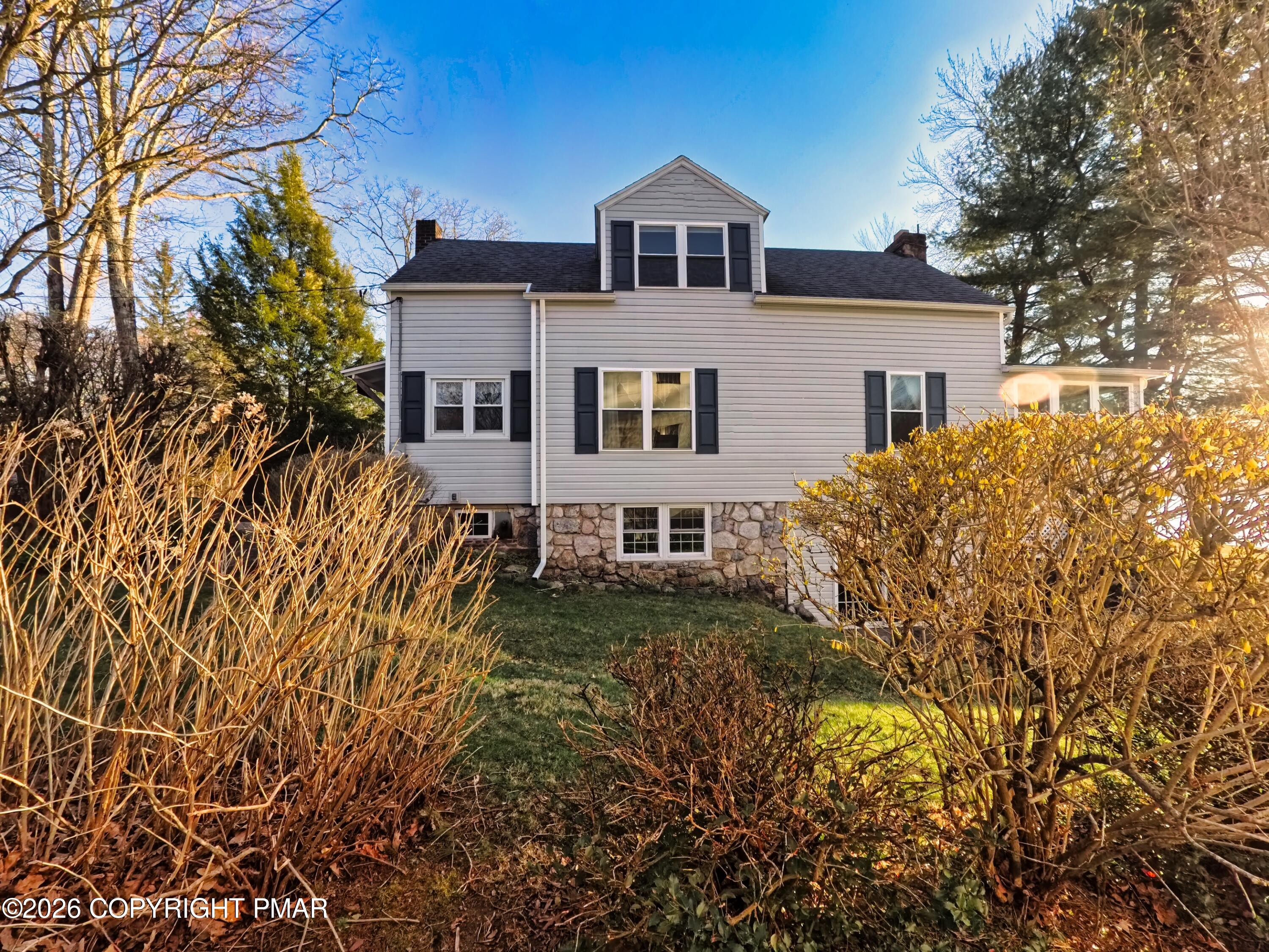 1101 Lakeview Drive