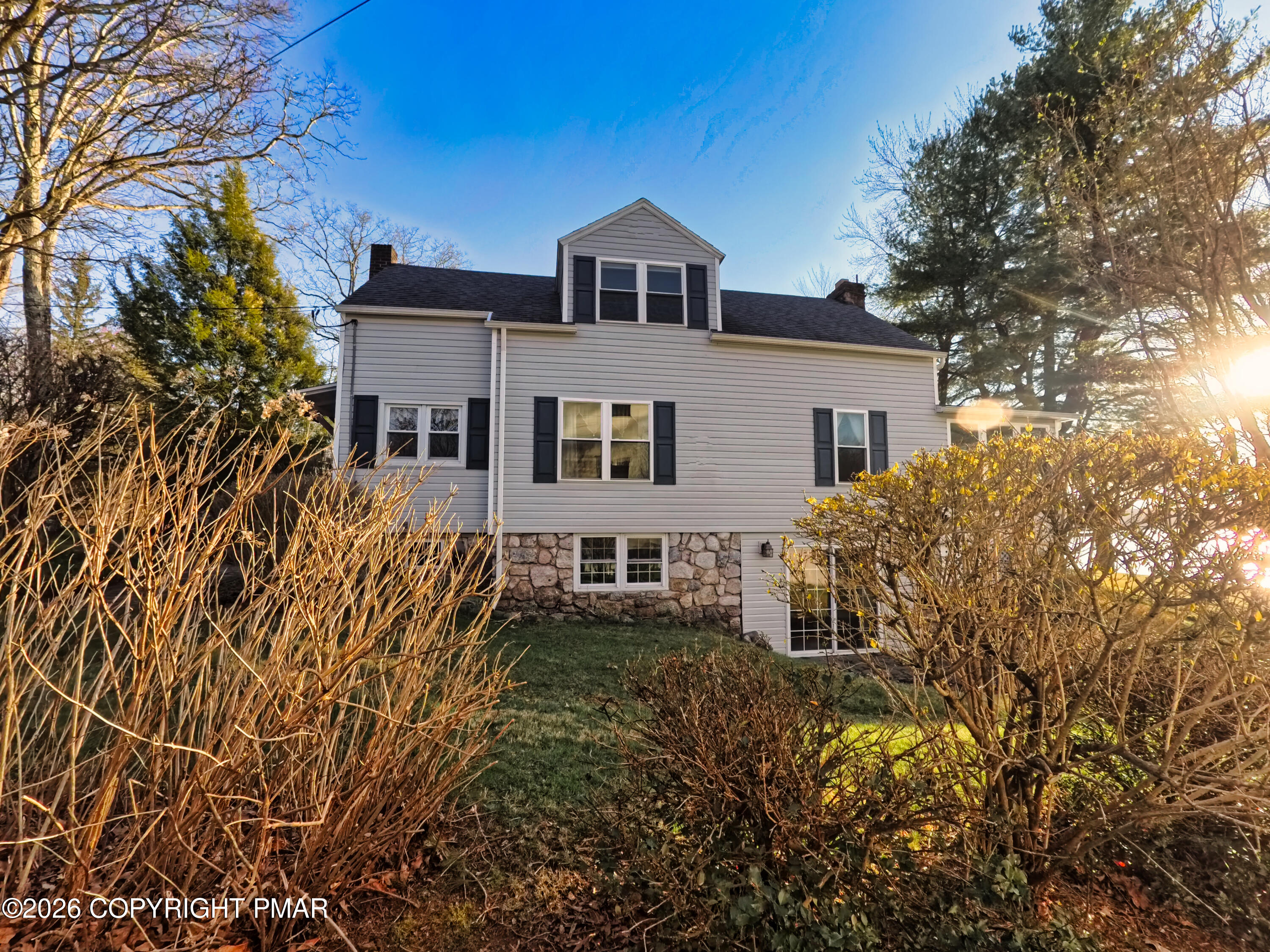 1101 Lakeview Drive