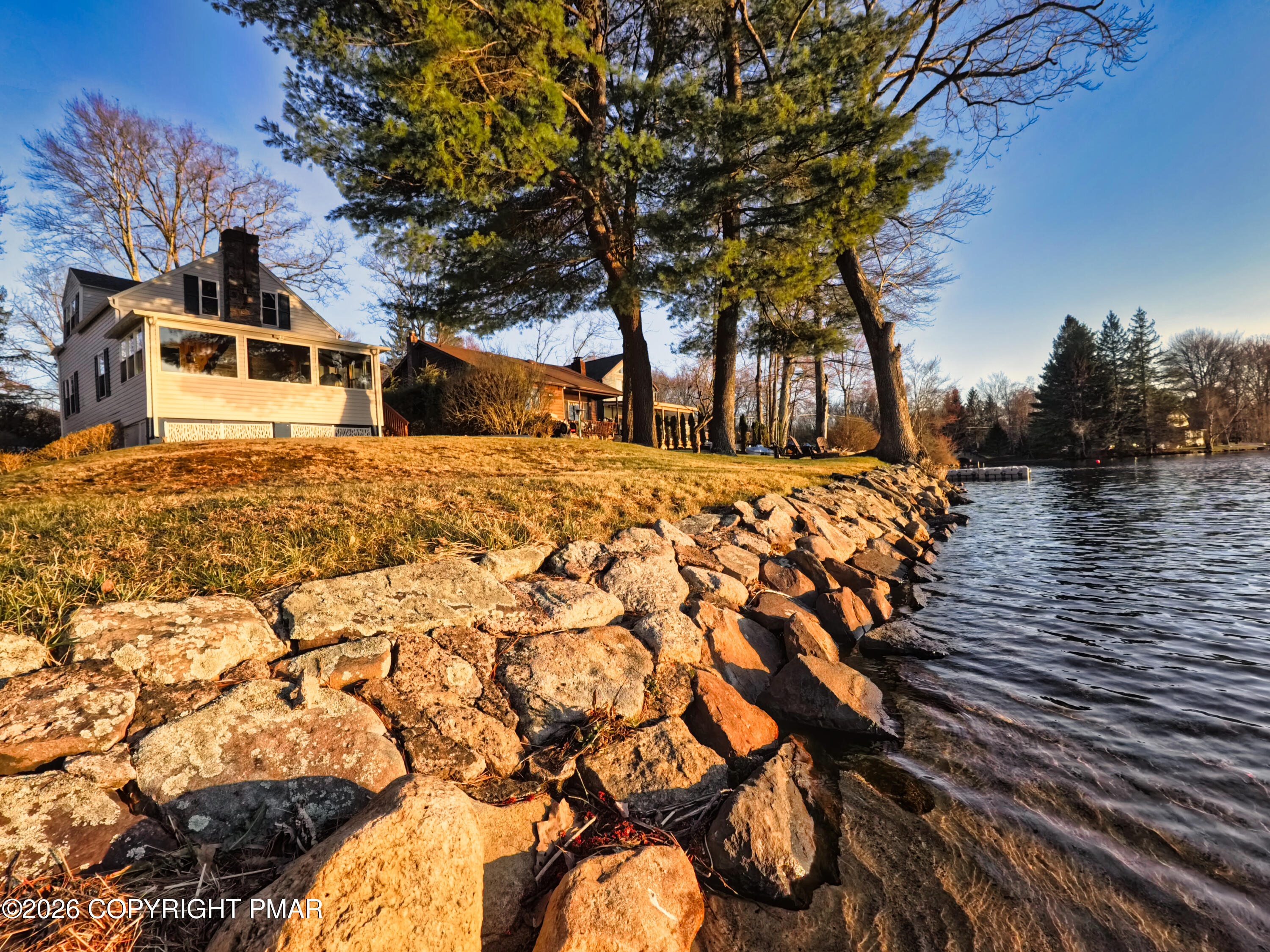 1101 Lakeview Drive