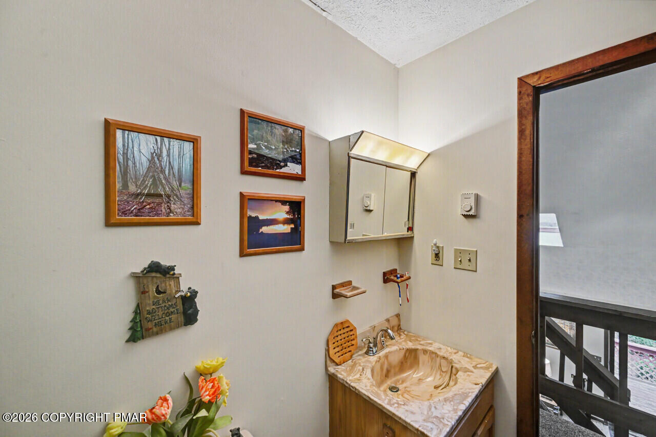 35 Teddyuscung Trail