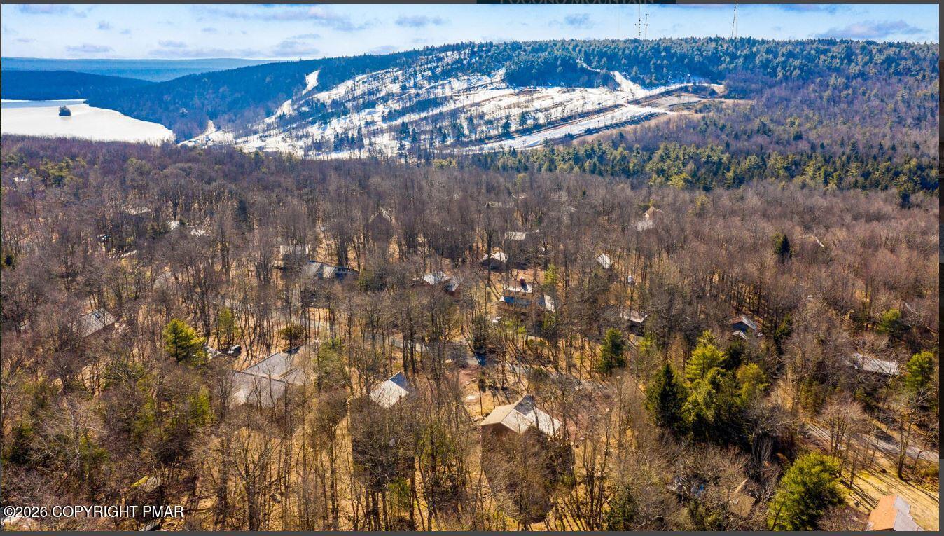 112 Pineknoll Drive