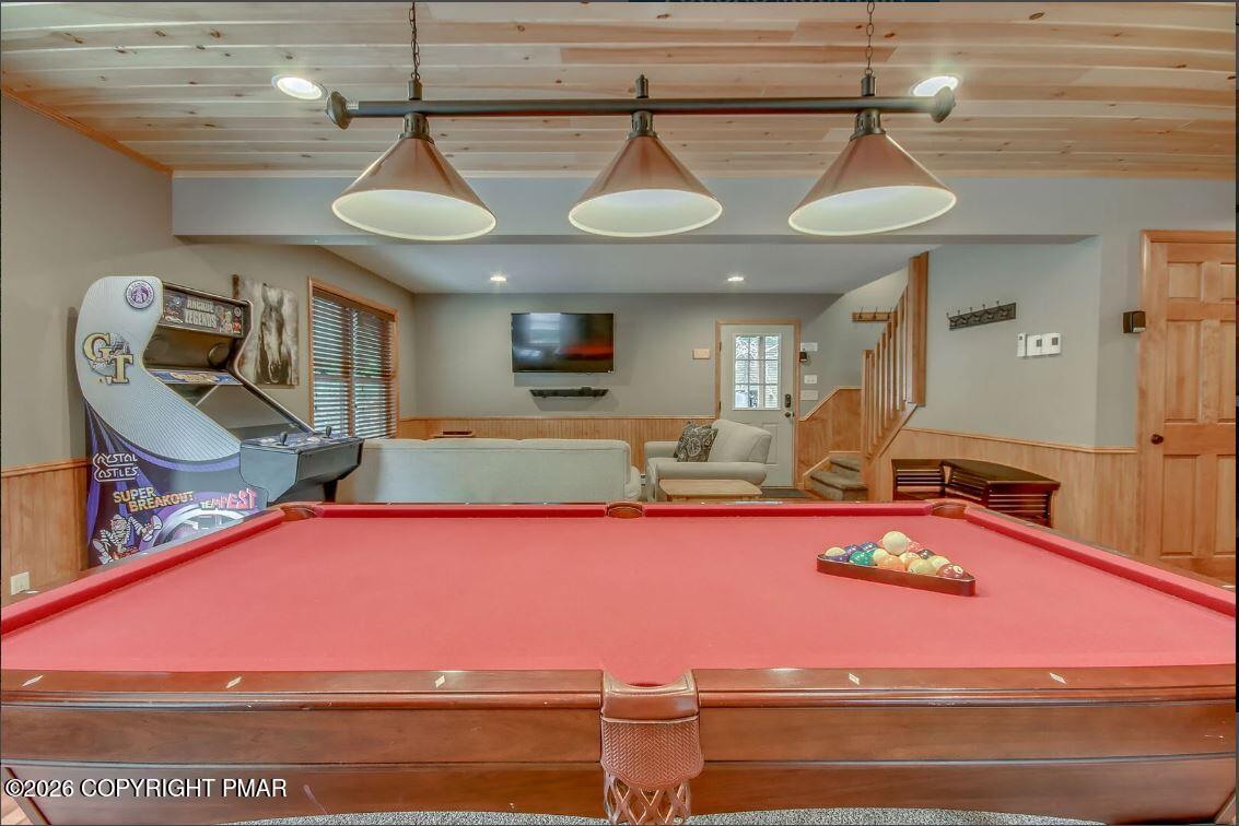 112 Pineknoll Drive