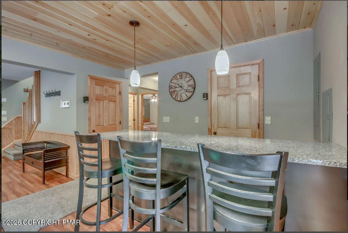 112 Pineknoll Drive